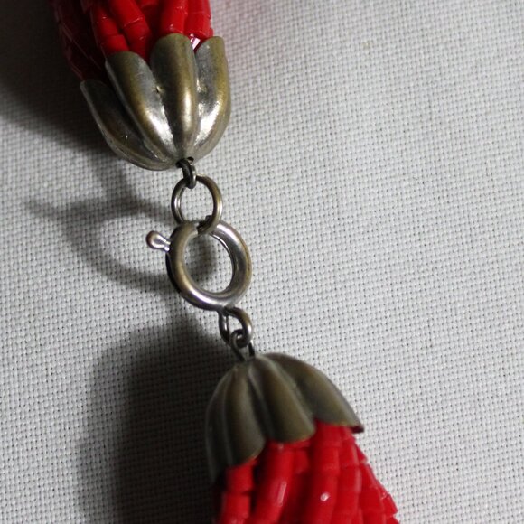 1950s 24 Strand Torsade Art Deco Style Necklace Vivid Red Glass Bugle Beads - Picture 3 of 8